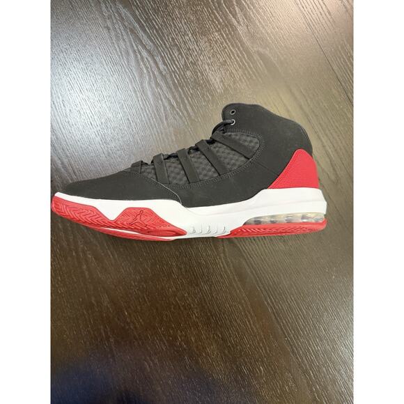 Nike Jordan Max Aura Black Gym Red White Men’s Size 14 – New Without Box - Picture 7 of 13